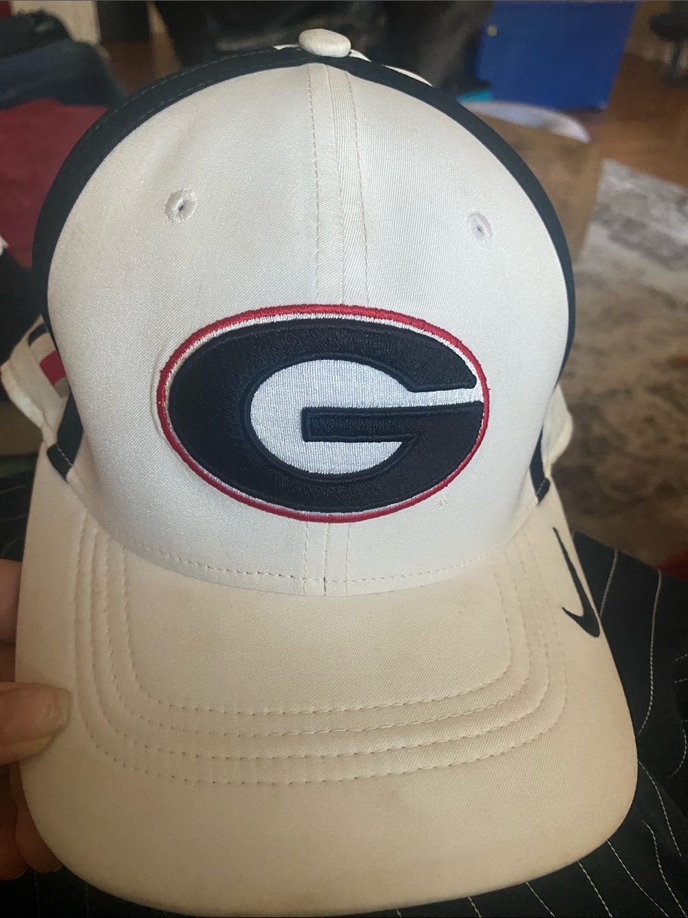 Nike White and Black Georgia Bulldogs Embroidered Logo Hat